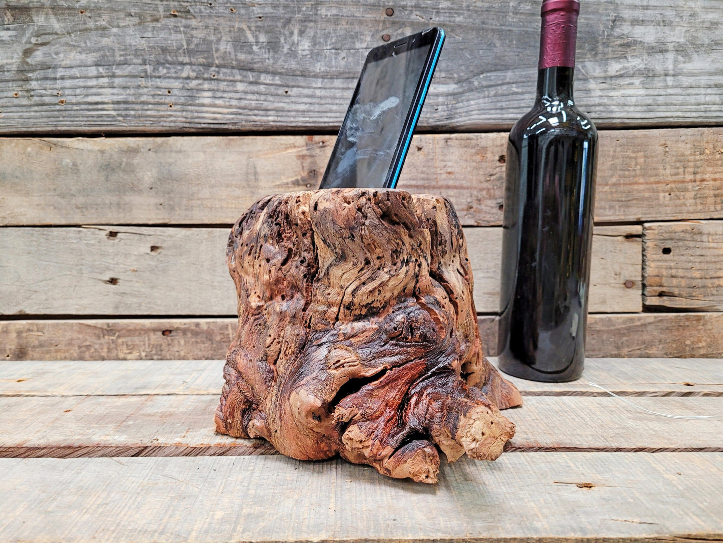 Buena Vista Cabernet Grapevine Charging Dock - 100% Recycled + Ready to Ship! 111922-8