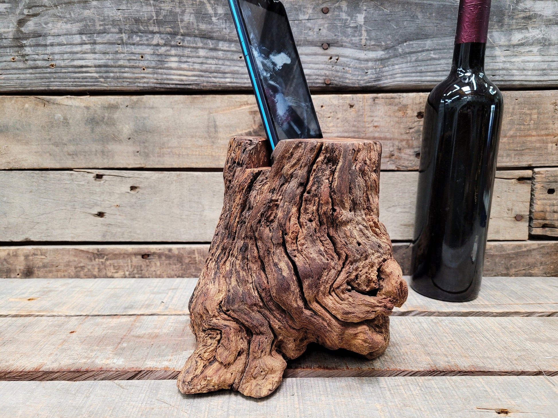 Opus 1 Cabernet Grapevine Charging Dock - 100% Recycled! 111922-19